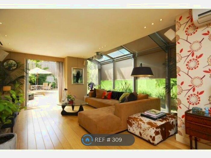 2 Bedroom Flat To Rent In London, London SW9