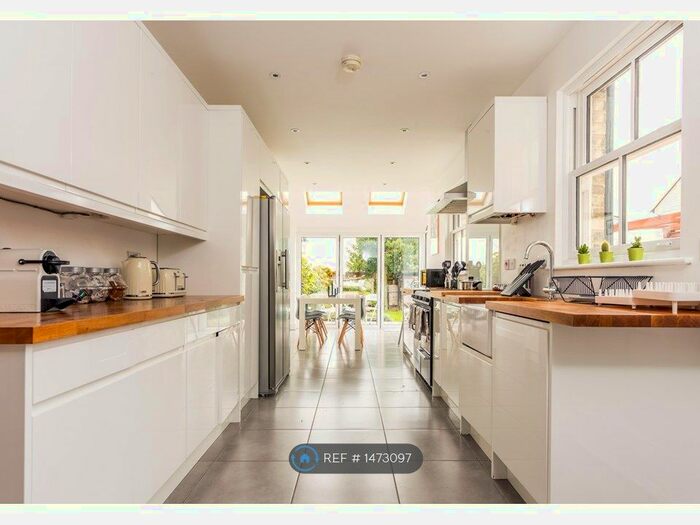 4 Bedroom Semi-Detached House To Rent In Derby Road, Cambridge, CB1