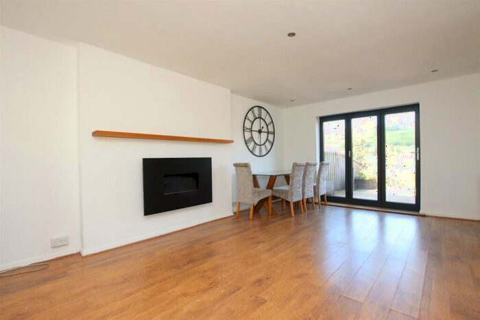 3 Bedroom House To Rent In Catherine Way, Batheaston, Bath, BA1