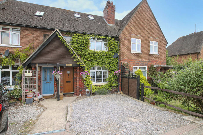 3 Bedroom Cottage To Rent In Hill Side, Long Furlong, Patching, BN13