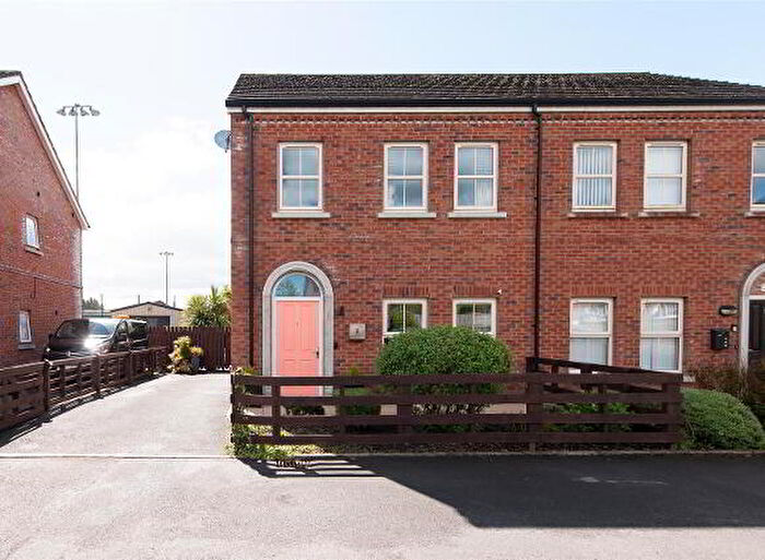 3 Bedroom Semi-Detached House For Sale In Cedar Hill, Ballynahinch, BT24