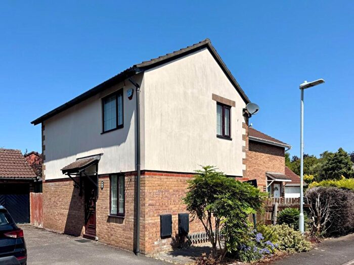 3 Bedroom Detached House For Sale In Brockhill Way, Penarth, CF64