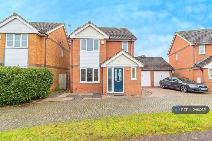 3 Bedroom Detached House To Rent In Britten Grove, Old Farm Park, Milton Keynes, MK7