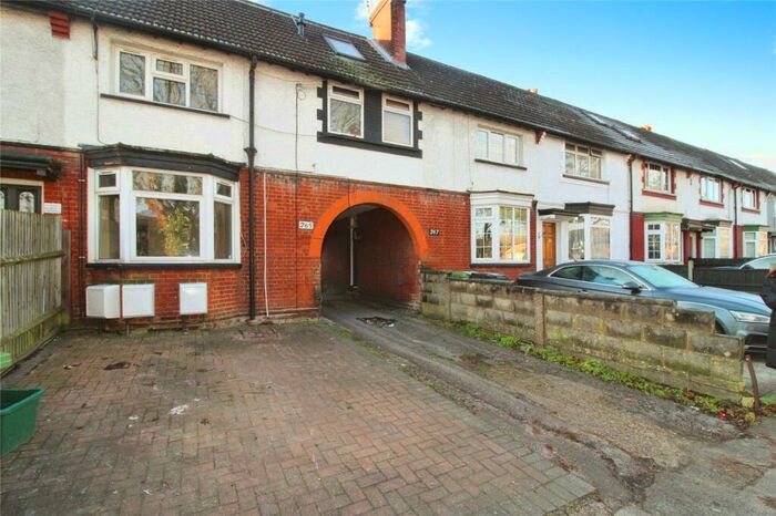 1 Bedroom Flat To Rent In Hook Road, Epsom, Surrey, KT19