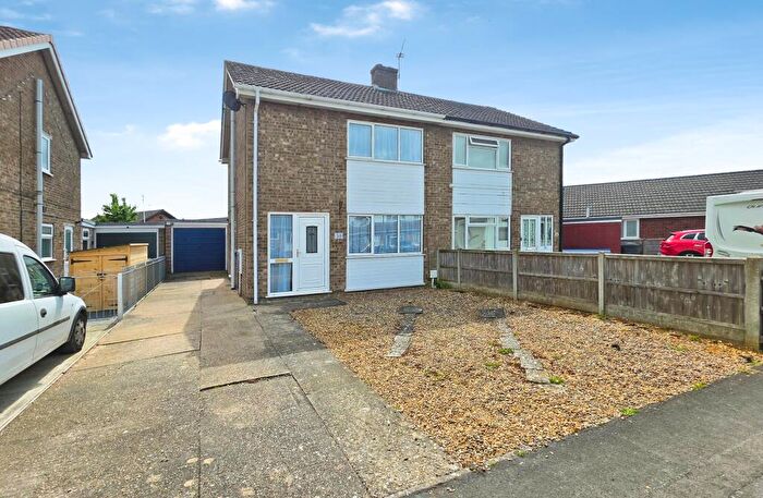 3 Bedroom Semi-Detached House For Sale In Durham Avenue, Sleaford, NG34