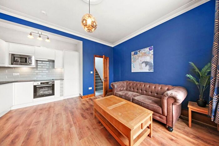 2 Bedroom Apartment To Rent In Myddleton Road, London, N22