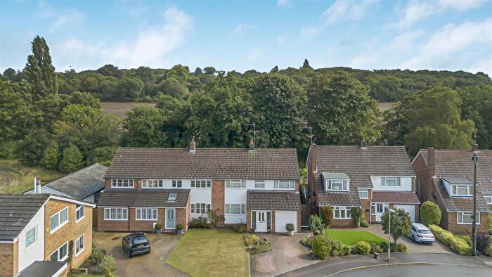 4 Bedroom Semi-Detached House For Sale In Rib Vale, Bengeo, SG14