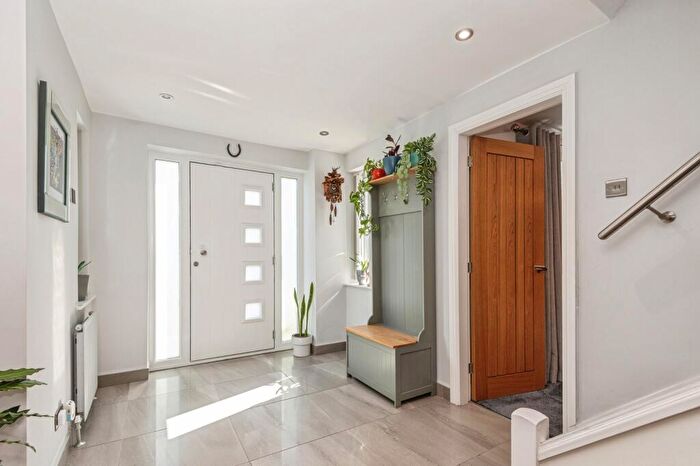 5 Bedroom Detached House For Sale In Bradfield Close, Woodland Glade, Bradley, Huddersfield, West Yorkshire, HD2