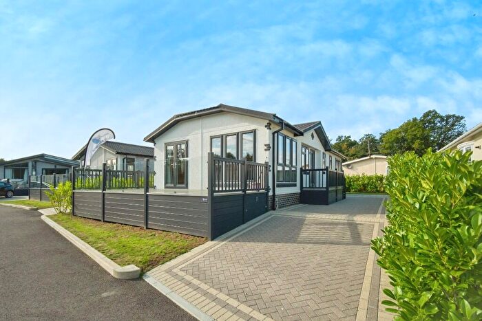 2 Bedroom Park Home For Sale In Warren Park, Portsmouth Road, Thursley, GU8