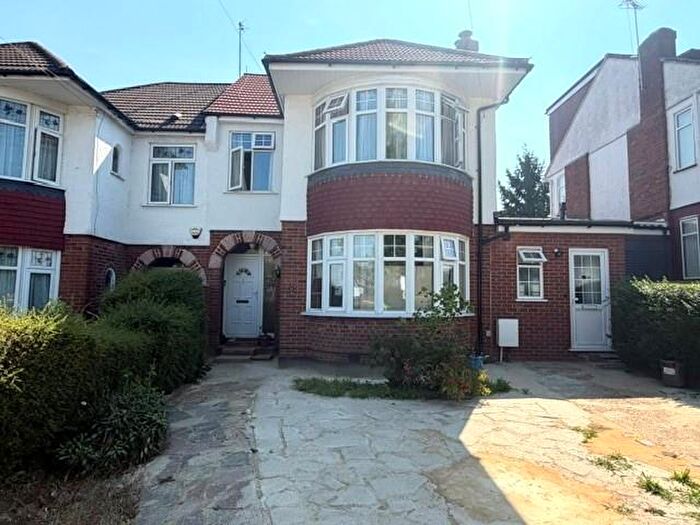 3 Bedroom Semi Detached House To Rent In Fernside Avenue, Mill Hill, NW7
