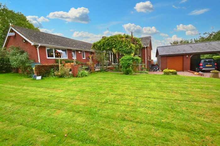 3 Bedroom Detached House To Rent In Clifford's Mesne, GL18