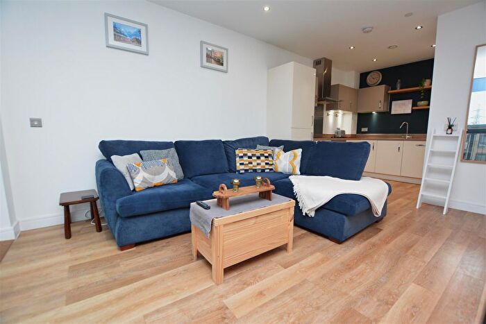 1 Bedroom Flat For Sale In Prince Georges Road, Colliers Wood, SW19