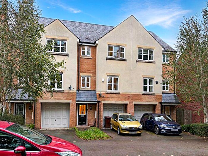 1 Bedroom Detached House To Rent In Alnwick View, Leeds, LS16