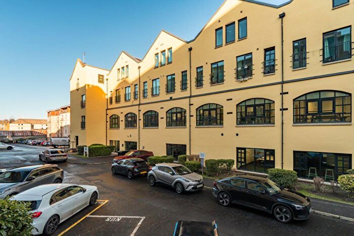 2 Bedroom Flat For Sale In / Papermill Wynd, Edinburgh, EH7