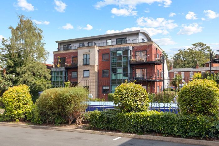 2 Bedroom Flat For Sale In Diglis Court, Diglis, Worcester., WR5
