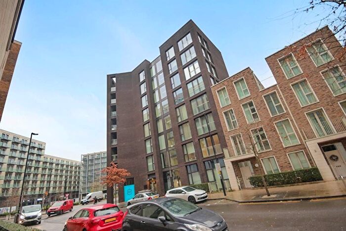 Maisonette To Rent In Cutter House, Admiralty House, London, E16