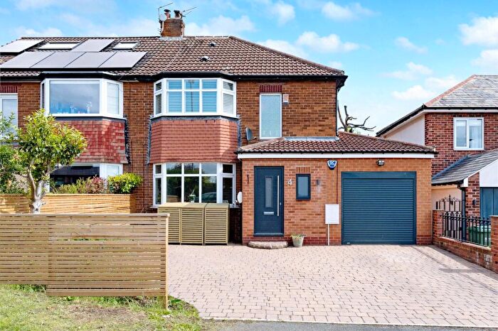 3 Bedroom Semi Detached House For Sale In West End Rise, Horsforth, Leeds, West Yorkshire, LS18