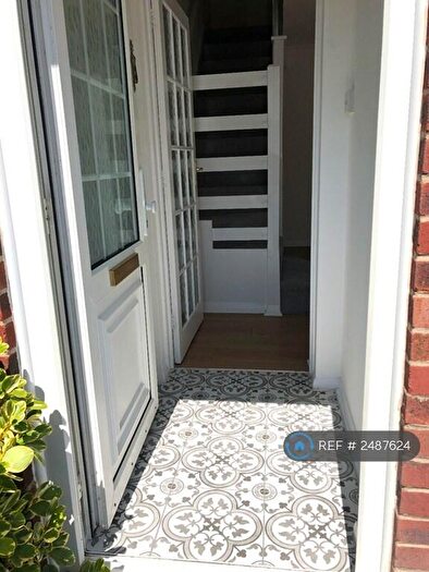 2 Bedroom Terraced House To Rent In The Drive, Slough, SL3