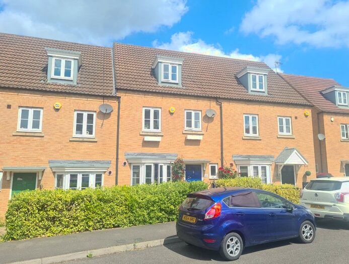 4 Bedroom Terraced House To Rent In Kingfisher Drive, Leighton Buzzard, LU7