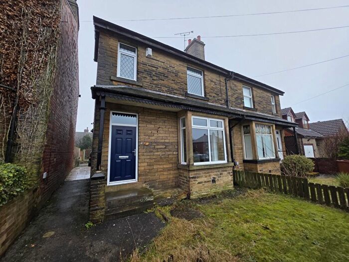 3 Bedroom Semi-Detached House To Rent In Bradford Road, Drighlington, BD11
