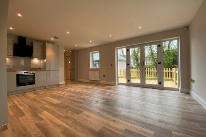 1 Bedroom Bungalow To Rent In Coppid Hall, Warfield Road, Bracknell, Warfield Road, Bracknell, RG42