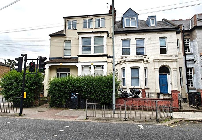 Studio To Rent In Belmont Road, Turnpike Lane, N15