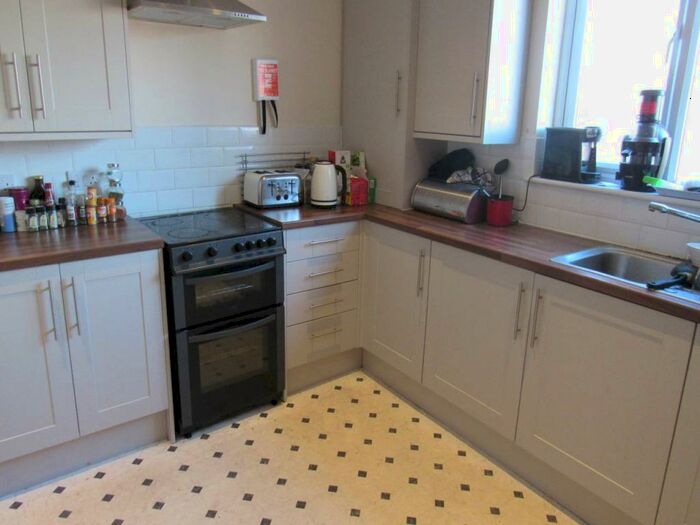 4 Bedroom Flat To Rent In Filton Avenue, Horfield, Bristol, BS7