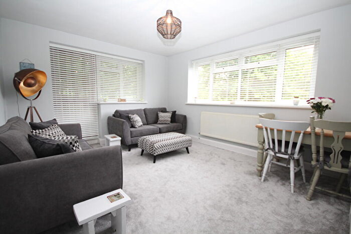 2 Bedroom Flat To Rent In Upper Wickham Lane, DA16