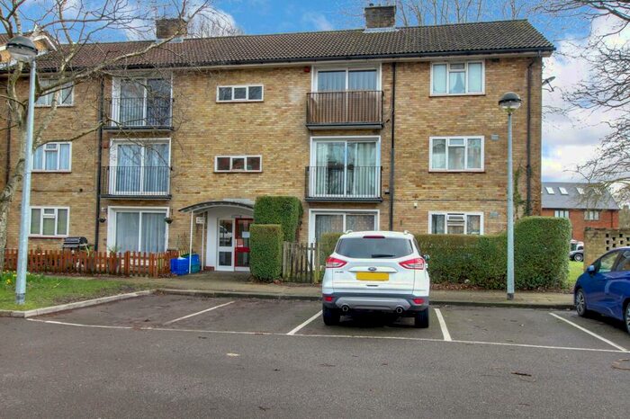 2 Bedroom Apartment To Rent In Five Acres, Crawley, RH10