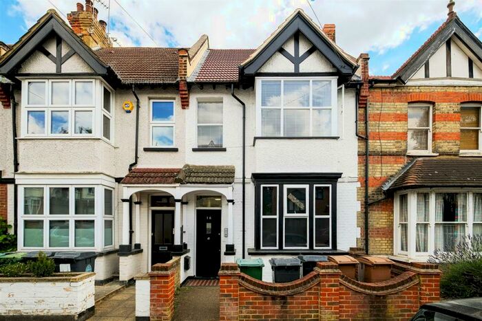 2 Bedroom Maisonette To Rent In Woodland Road, London, E4