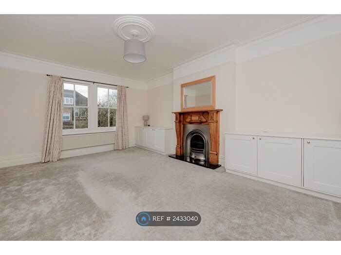 2 Bedroom Flat To Rent In Hazlewell Road, London, SW15