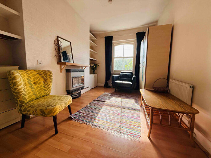 1 Bedroom Flat To Rent In Trafalgar Avenue, London, SE15