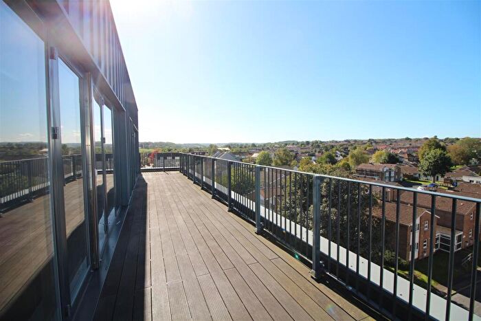 2 Bedroom Flat To Rent In Riverside View, Keynsham, BS31