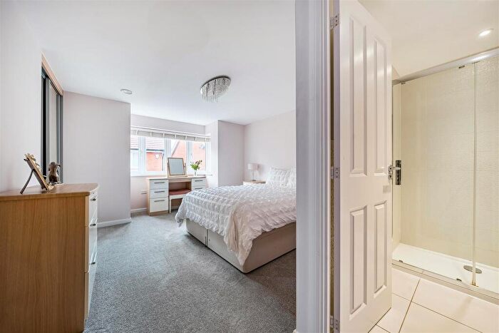 4 Bedroom Detached House For Sale In Cleverley Rise, Southampton, SO31