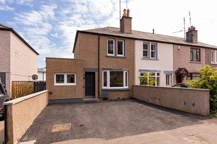 3 Bedroom End Of Terrace House For Sale In Bellevue Road, Edinburgh, EH7