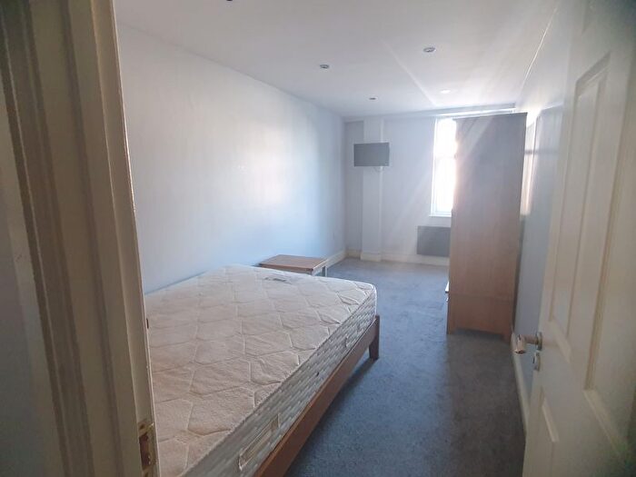 2 Bedroom Flat To Rent In Haydon House, Studley Warwickshire., B80
