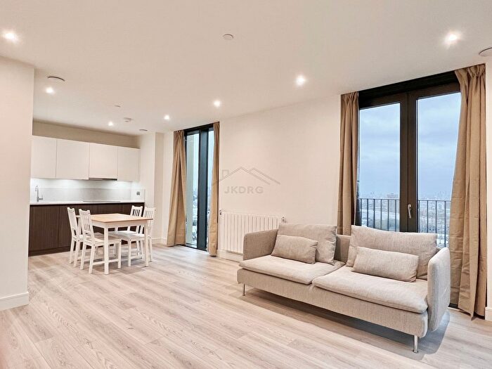 3 Bedroom Flat To Rent In London, E16