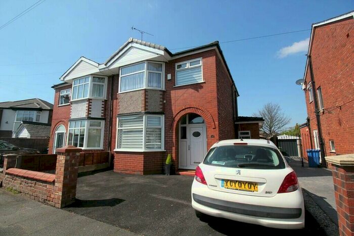 4 Bedroom Semi-Detached House To Rent In Lyndhurst Road, Manchester, M32