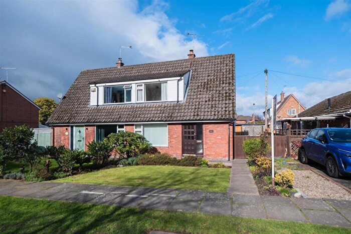 3 Bedroom Semi-Detached Bungalow For Sale In Hoole Road, Hoole, CH2