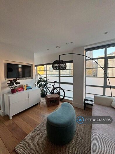 Studio To Rent In Highshore Road, London, SE15