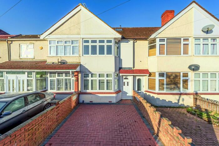 3 Bedroom Terraced House To Rent In Fernside Avenue, Feltham, TW13