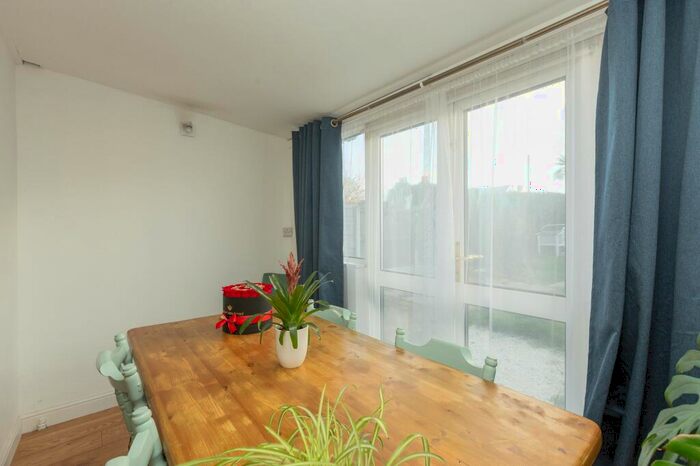 2 Bedroom Detached Bungalow To Rent In Beacon Road, Broadstairs, CT10