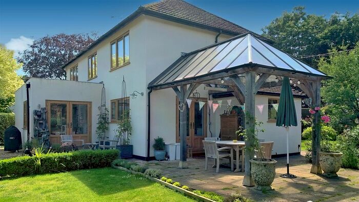 4 Bedroom Detached House For Sale In Park Grove, Stalbridge, Sturminster Newton, DT10