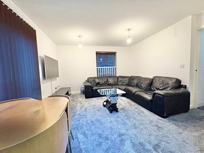 2 Bedroom Flat For Sale In Carter Grove, Wolverton, MK12