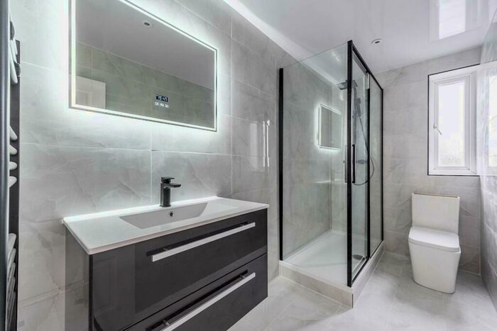 2 Bedroom Flat To Rent In Green Lane, Northwood, HA6