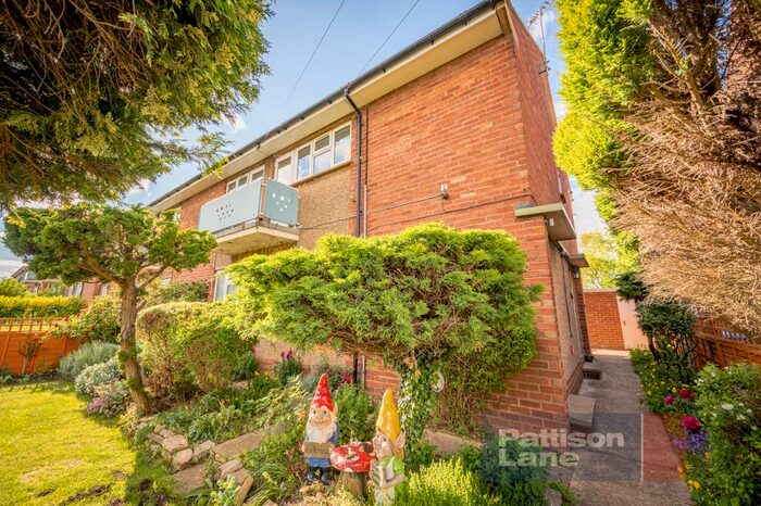 2 Bedroom Flat For Sale In Weekley Glebe Road, Kettering, NN16