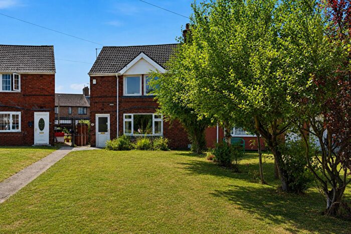 3 Bedroom Terraced House For Sale In West End Lane, New Rossington, Doncaster, DN11