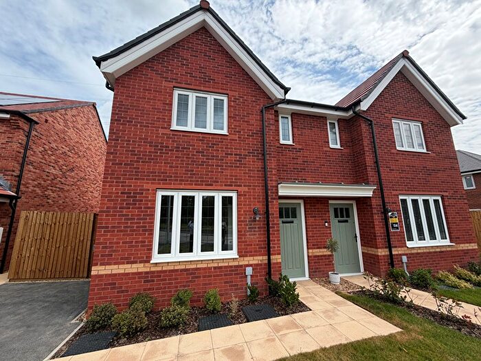 3 Bedroom Semi-Detached House To Rent In Taranto Close, Widnes, WA8