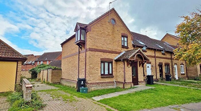 3 Bedroom End Of Terrace House For Sale In Beverley Drive, Kirby Cross, CO13