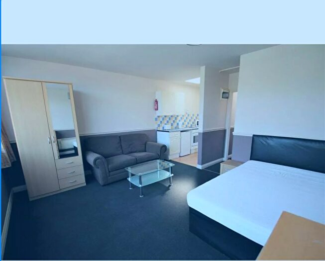 1 Bedroom Flat To Rent In Easterly Road, Leeds, LS8